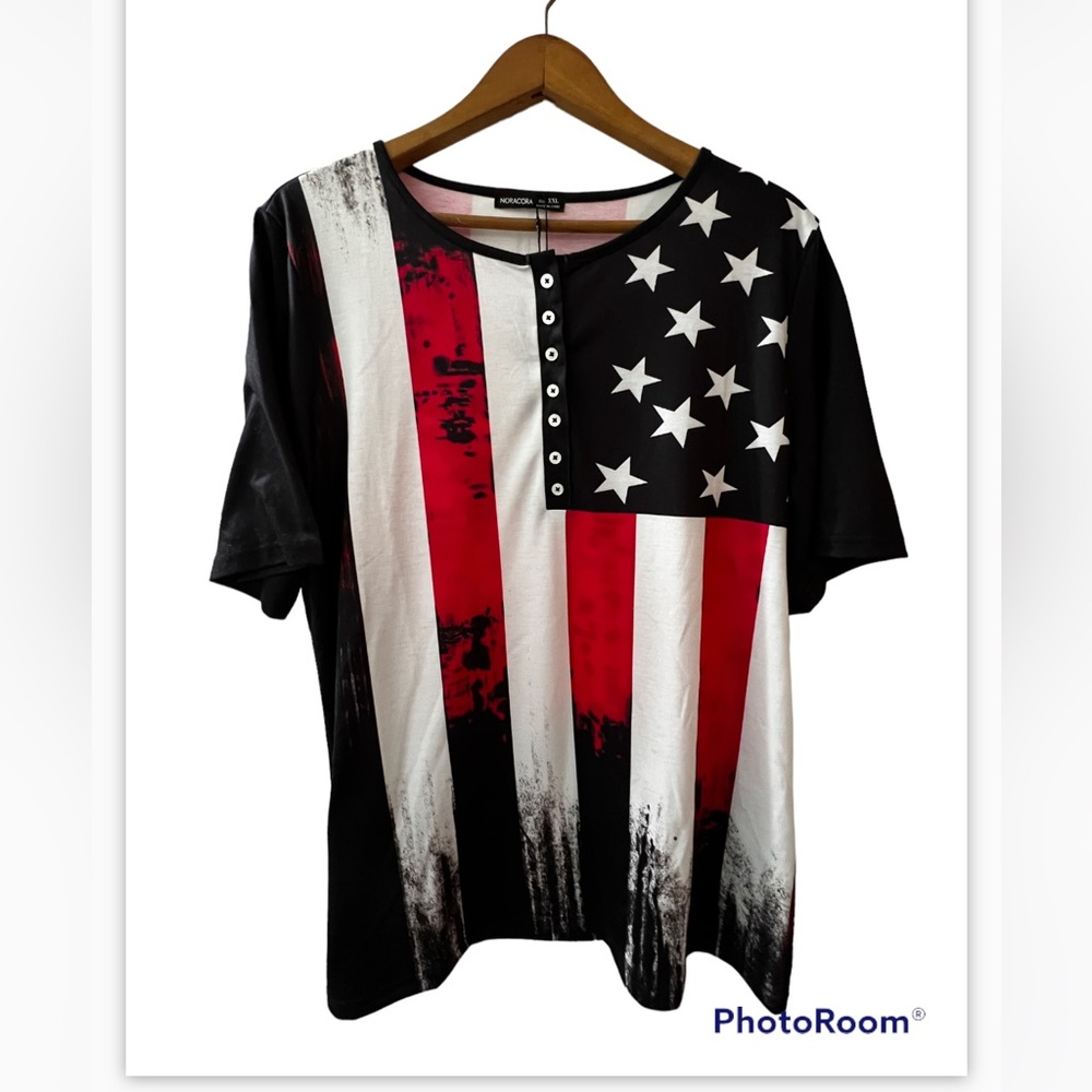 Noracora Woman’s XXL Flag Patriotic partial button short sleeve shirt NWT